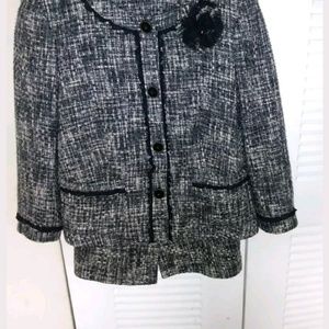 DKNY Womans 2 Piece Skirt Suot Size 4